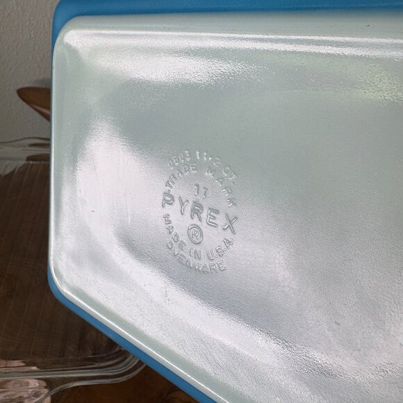 RARE VTG Pyrex Snowflake Blue Snowflake Garland Refrigerator Dish 1 1/2 QT MCM - Picture 10 of 11